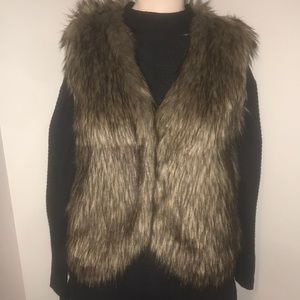 ⚡️Children’s Faux Fur Vest Sz XL